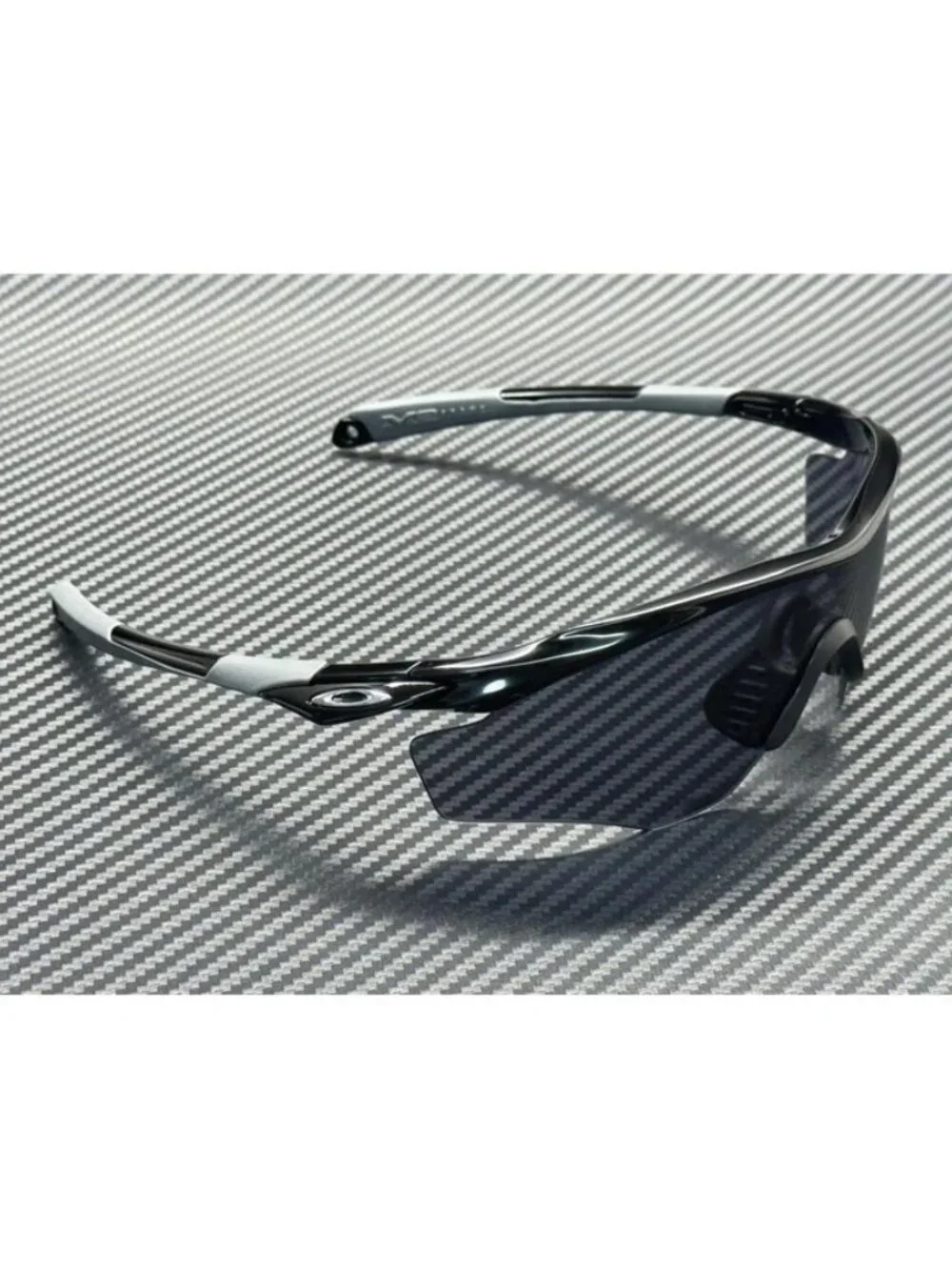 New Oakley Men Polished Black Sunglasses 62-21-121